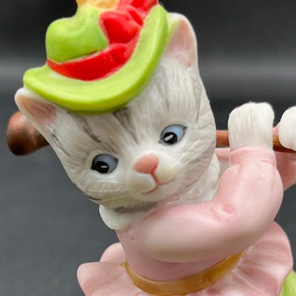 Schmid 1992 Kitty Cucumber Golf Golfer Cat Figurine - Picture 2 of 7